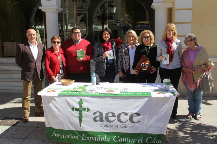 Almuñécar se suma a la campaña de prevención del cáncer de colon promovida desde la AECC